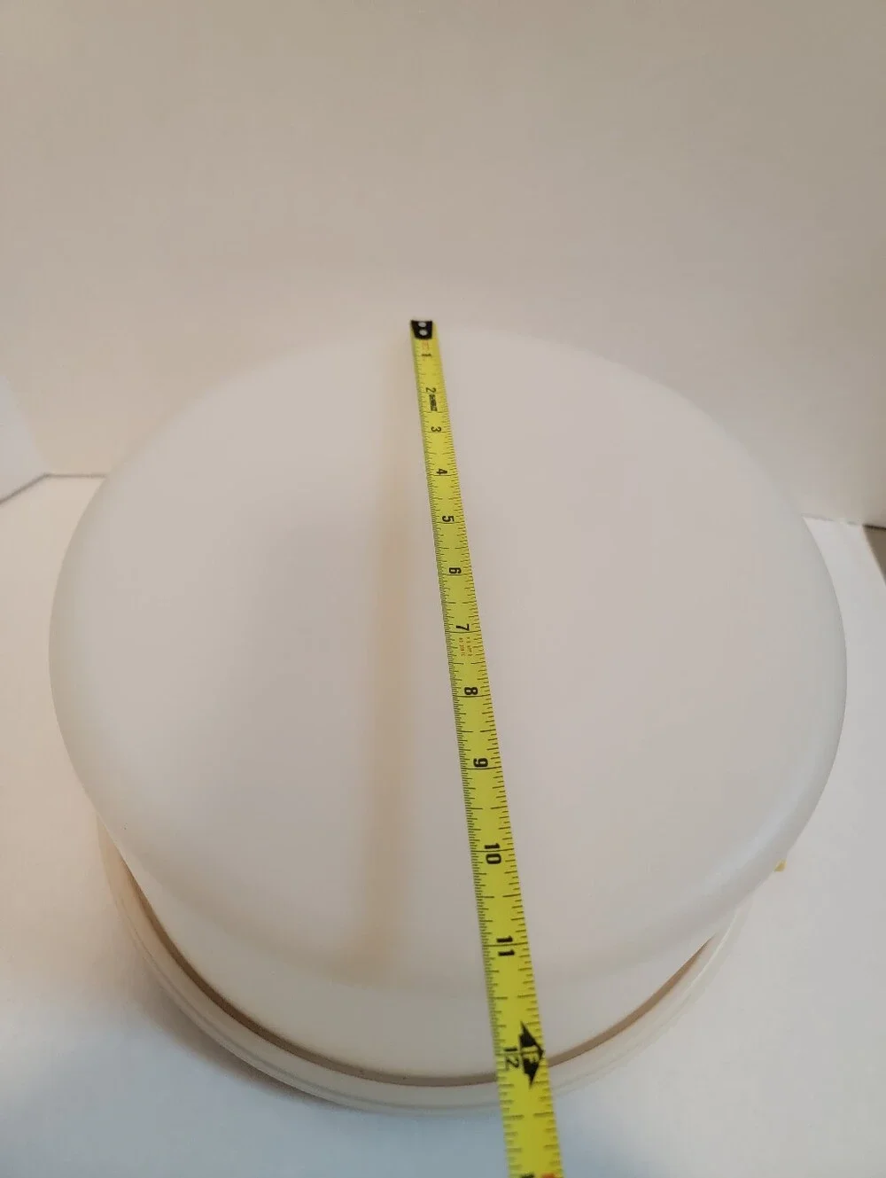 Vintage Tupperware Harvest Gold #1256 w/Sheer Cover Cake Taker Carrier